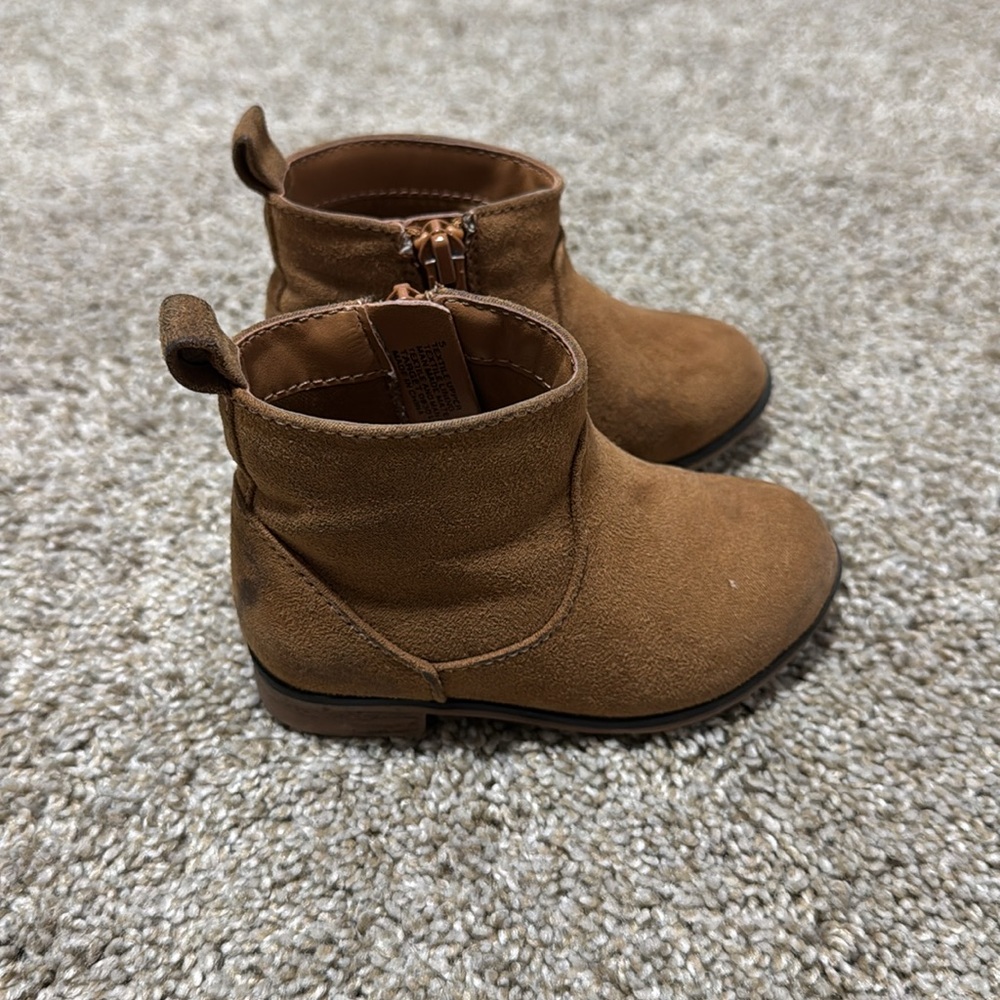Size 5 Baby Toddler Girl’s Tan Suede Cat & Jack Boots